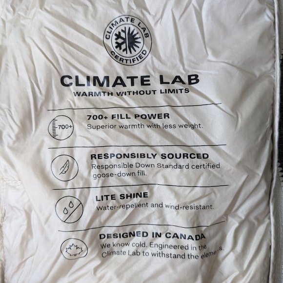 Lightweight cozy packable TNA puffy jacket - Picture 4 of 7